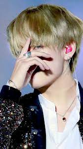 V erträgt sein abbild nicht mehr. V Bts Kim Taehyung Kim Taehyung Bts Taehyung V Taehyung