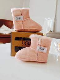 Pink Baby Uggs Macacao De Bebe Menina Moda Para Bebes Organizando Roupas De Bebe