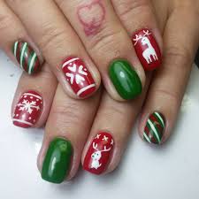 Plus de 2000 photos pour vous donner des idées de déco pour vos ongles. Nail Art Noel 70 Idees Pour Une Manucure Festive Et Originale
