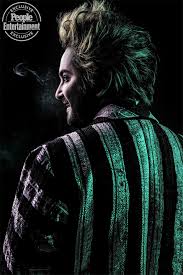 Alex brightman as beetlejuice and sophia anne caruso as lydia in beetlejuice on broadway. Beetlejuice Musical Reveals First Photo Of Its Star Den Of Geek