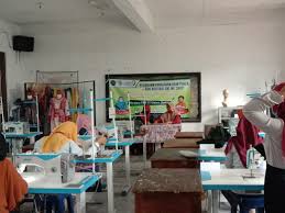 We did not find results for: Kkn Tematik Unisnu Gelar Pelatihan Kerajinan Kain Perca Bersama Founder Hanah Creative Kompasiana Com