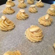 Les Secrets De La Recette Petits Fours Aux Amandes Sans Farine Recette Petit Four Recette Recettes De Cuisine