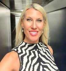 Headed to TAMPA, FL to speak at a Women's Conference! Ready to show them  how to… ✓ Develop confidence and overcome imposter syndrome. ✓ Develop the  #1 super skill for achieving business