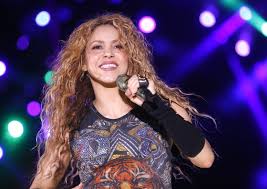 589 likes · 6 talking about this. Shakira Knackiger Geht S Nicht Mit Dieser Pose Heizt Die Latina Ihren Fans Ein News De