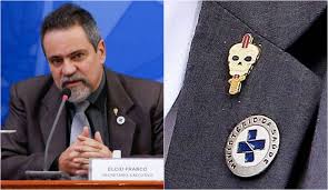 Kiko nogueira e pedro zambarda fazem o giro de notícias. Dr Rosinha Sobre O Broche Do Coronel Na Saude Meu Pai Tinha Razao Quando Dizia Que Medo A Gente Tem De Vivo Morto Nao Faz Mal A Ninguem Viomundo