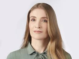 Daniela Schiller's Instagram, Twitter & Facebook