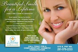 Lara Kerr's Instagram, Twitter & Facebook