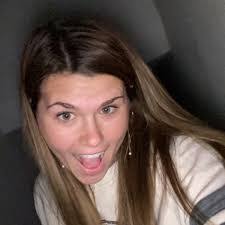 Emma Martz's Instagram, Twitter & Facebook