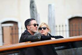 Anna faris and michael barrett are going strong as ever. Anna Faris Is Married Actress Reveals She And Fiance Michael Barrett Secretly Eloped People Com