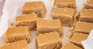 C Est Le Paradis Sucre A La Creme A La Caramilk Ma Fourchette Fudge Recipes Maple Fudge Recipes Desserts