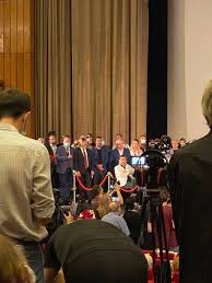 На церемонии присутствовали супруга артиста вера алентова, дочь юлия меньшова, друзья и близкие. Dfzduxkdo895tm