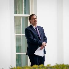 The my pillow ceo mike lindell surprised president trump and the rest of the coronavirus task force when he deviated from his prepared remarks and encouraged americans to turn back to god. Who Is Mypillow C E O Mike Lindell One Of Trump S Last Remaining Supporters From Corporate America The New York Times