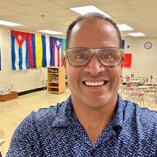 Heather Dearinger-Jones (@HeatherDearinge)