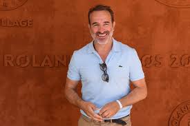 @jeandujardinoff #jaccuse actuellement au cinéma. Jean Dujardin Isole A L Ecart Ses Nevroses D Enfance