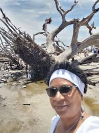 SCSU Classmates … join me in wishing this beautiful soul a Happy & Blessed  Birthday! Juanitress Morris Cofield enjoy your day! 🎂 @everyone @highlight