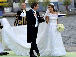 Ganz in weiß kam, war die kleine estelle, die einjährige tochter von victoria und prinz daniel. Hochzeit In Schweden Die Schonsten Bilder Von Madeleine Und Chris O Neill