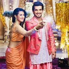 Pin By Hazara Nur On Aalisha Couple Photography Poses Pre Wedding Photoshoot Arjun Bijlani