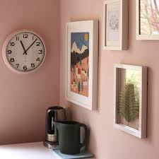 See how it picks up intensity in the corners, showing its browner and bluer roots? 467 Mentions J Aime 10 Commentaires Farrow Ball Deutschland Farrowandball De Sur Instagram Auf Klas Pastel Interior Interior Decorating Gallery Wall
