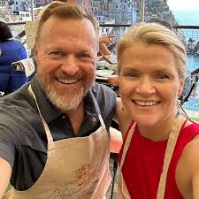 The sights of #cinqueterre 🥤 #keepyourdaydream #pesto #spritz #wineryhike  #swiminthesea #nessundorma