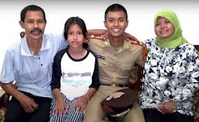 Inspirasi model dan gaya rambut dengan pembahasan terkait rambut cepak tentang 25+ model rambut cepak taruna, info top! adalah : Kisah Anak Tukang Cukur Jadi Taruna Akmil Awalnya Gara Gara Lihat Tank