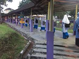 Dalam kejadian pada jam 9.57 pagi itu, tiada kecederaan atau kemalangan jiwa berlaku kerana 250 pelajar tingkatan lima, 81 guru, sembilan kakitangan sekolah dan tujuh pekerja lain tidak berada dalam bilik itu. Tahniah Pelajar Dan Guru Guru Smk Smk Pasir Gudang 3 Facebook