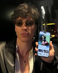 Nora Kahn via Instagram story🤍🖤 . @chezerand @juliaa_wess . . . . . . . .  . . #chezerand #erand #erandarifi #arifiadore #arifi #chezerandedit #glowup  #glowuptips #tips #model #modellife #modelling #fashion #fashiontips  #glowuptipsforboys ...