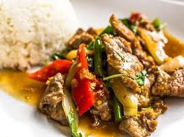 Saute De Poulet Et Poivrons Au Basilic Une Recette Soscuisine Recipe Stuffed Peppers Vegetable Recipes Recipes