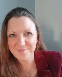 Panelling a cake dummy. 🌟 Measure the size of the cake. 🌟 Measure the  fondant to be slightly bigger than you need it. 🌟 Roll it around the cake  sides and trim