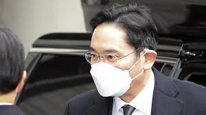 파이낸셜뉴스 이재용 삼성전자 부회장의 운명을 가를 '국정농단' 파기환송심 선고기일이 오늘 그는 1년 가까운 수감기간과 4년간 조사, 재판 과정은 제게 소중한 성찰의 계기가 됐다며 재판 과정에서. Dkgzundbnxggum