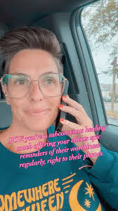 Victoria Farris's Instagram, Twitter & Facebook