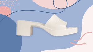 Enjoy free shipping, returns & complimentary gift wrapping. Gucci S Rubber Slide Sandals 10 Solid Reasons To Buy For Spring 2021 Stylecaster