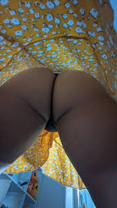 erotic :: 18+ :: upskirt - JoyReactor