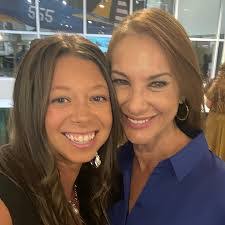 Kelly Otte's Instagram, Twitter & Facebook