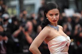 Résultat de recherche d'images pour "adriana lima"