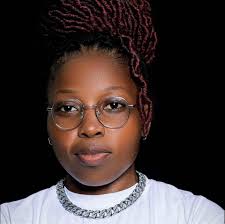 🗣️🗣️🗣️Por: @lindeza_admizalda A cantora gospel Irmã Joly, conhecida pelo  seu talento e dedicação ao ministério de Deus, recentemente partilhou as  tragédias pessoais que tem enfrentado, revelando a perda do seu filho, da