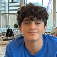 Lisa Fuse's Instagram, Twitter & Facebook