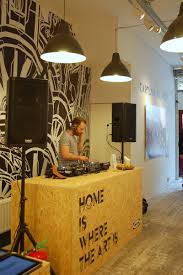 Street Art Kunst Te Koop Bij Ikea In Hartje Amsterdam Nieuws Showhome Nl Muziekkamers Muziek Studio Ikea