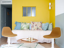 The lime seems to overpower the yellow slightly, but the yellow adds in just enough warmth. Colors That Go With Yellow