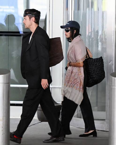 Harry Styles and Zoë Kravitz Propose Different Approaches to the Travel  Outfit | Vogue