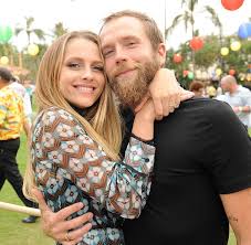 71 because she is also currently breastfeeding, teresa explained that had to have front opening corsets while filming the show. Teresa Palmer Glows While Showing Off Her Growing Baby Bump Aktuelle Boulevard Nachrichten Und Fotogalerien Zu Stars Sternchen