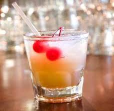 Amaretto Sour 1 1 2 Oz Amaretto Almond Liqueur 1 2 Splashes Sweet And Sour Mix Pour The Amaretto Lique Amaretto Sour Sour Cocktail Amaretto Sour Recipe