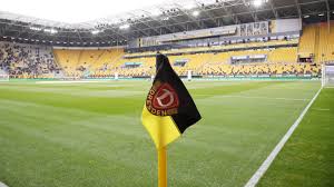 Angebote der dynamo dresden fussballschule erfahren tolle resonanz. Dynamo Dresden Vs Hsv Hamburger Sv Tv Live Stream Highlights Ticker Aufstellungen Und Co Alles Zur Ubertragung Des Dfb Pokals Goal Com
