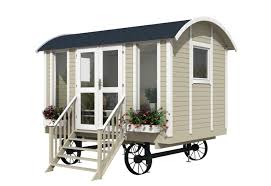 Le mini case attirano non solo giovani coppie o single, ma anche famiglie, pensionati, insomma chiunque sia alla ricerca di una soluzione abitativa più economica, pratica e decisamente versatile. Casa Mobile Su Ruote Mod Trento 3 6x2 4