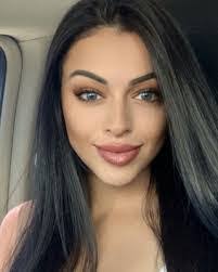 Lisa Melendy's Instagram, Twitter & Facebook