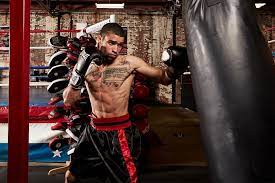 How to measure hand for boxing gloves. How To Choose The Right Size Boxing Gloves Pro Tips By Dick S Sporting Goods