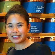 Lara Hansen's Instagram, Twitter & Facebook