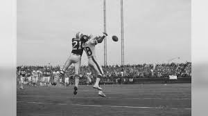 The new york jets are a professional american football team located in the new york metropolitan area. Some Trivia From 48 Summers Of Jets Giants