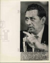 1958 Press Photo Barney Baker shakes finger at Senate Rackets Committee