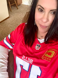 Yes, I'm that petty friend that shows up in the jersey of the team that  should be playing in the Super Bowl. 🤷🏻‍♀️❤️💙🦬 #buffalobills #impetty  #GoingForTheFooD