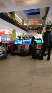 Gta 5 romania was live — playing grand theft auto v. Welcome To Romania The Place Where Little Children Can Play Gta V In An Public Shopping Mall For Free 9gag